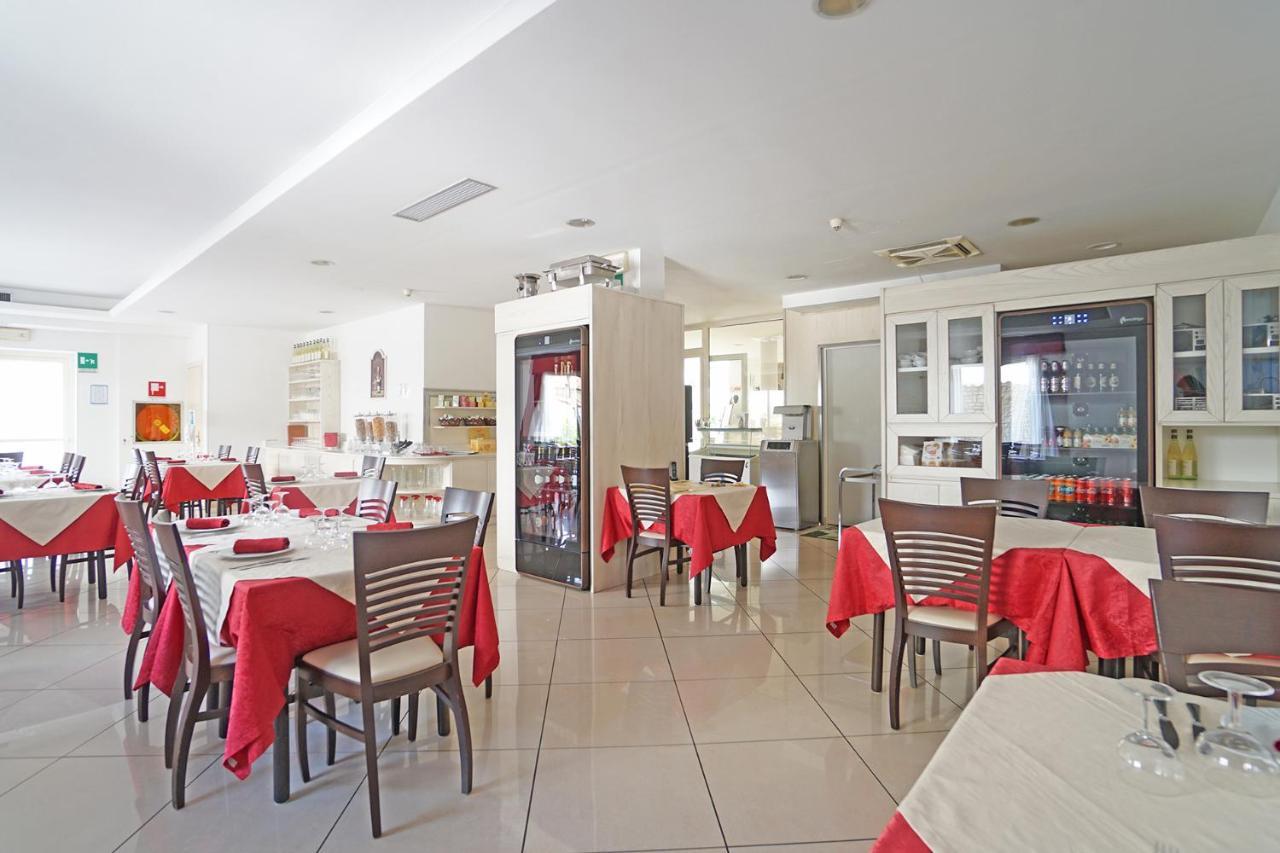 Hotel Pigalle Forte dei Marmi Exterior photo