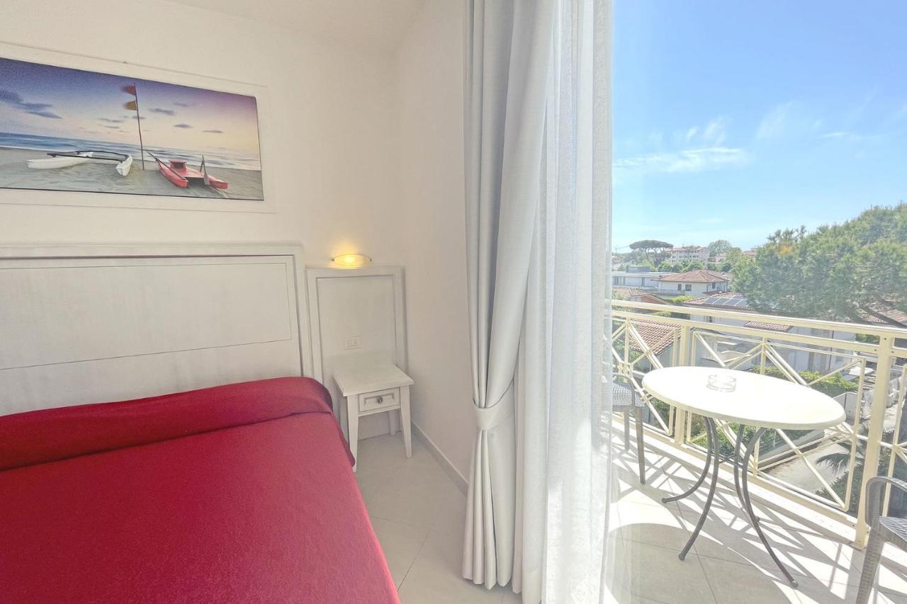 Hotel Pigalle Forte dei Marmi Exterior photo