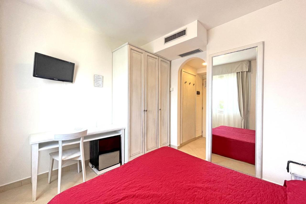 Hotel Pigalle Forte dei Marmi Exterior photo