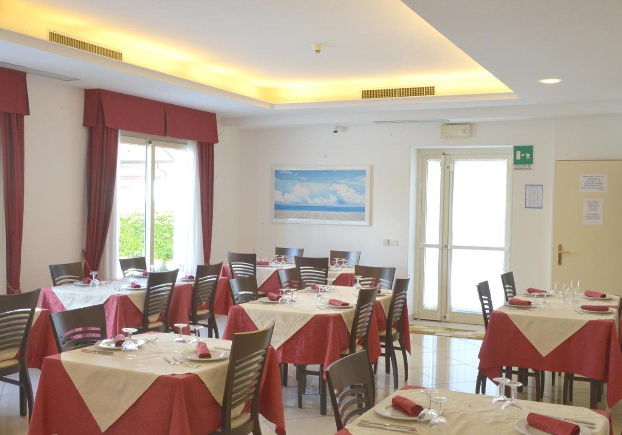Hotel Pigalle Forte dei Marmi Exterior photo
